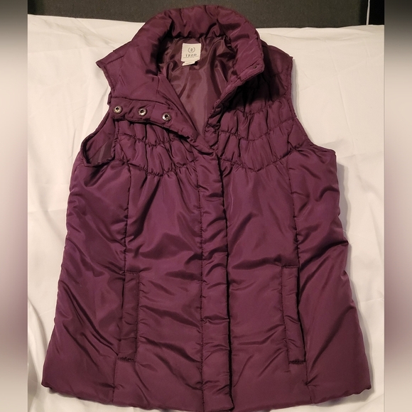 🩷 3/$15 IZOD - WOMEN'S QUILTED LIGHTWEIGHT QUILTED PUFFER VEST SMAL… - Picture 1 of 7